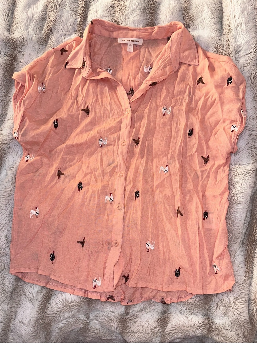 Vintage Threads Peach Embroidered Short Sleeve Button-Down Shirt with Roosters
